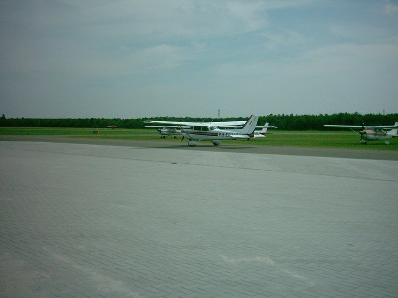 013 Taxi�n naar landingsbaan.JPG