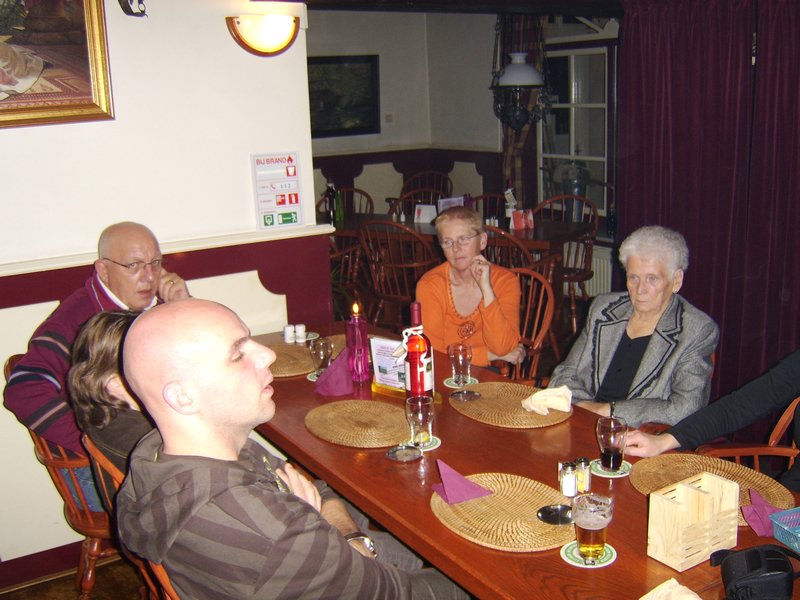 30 Gen gaatjes meer vrij.JPG